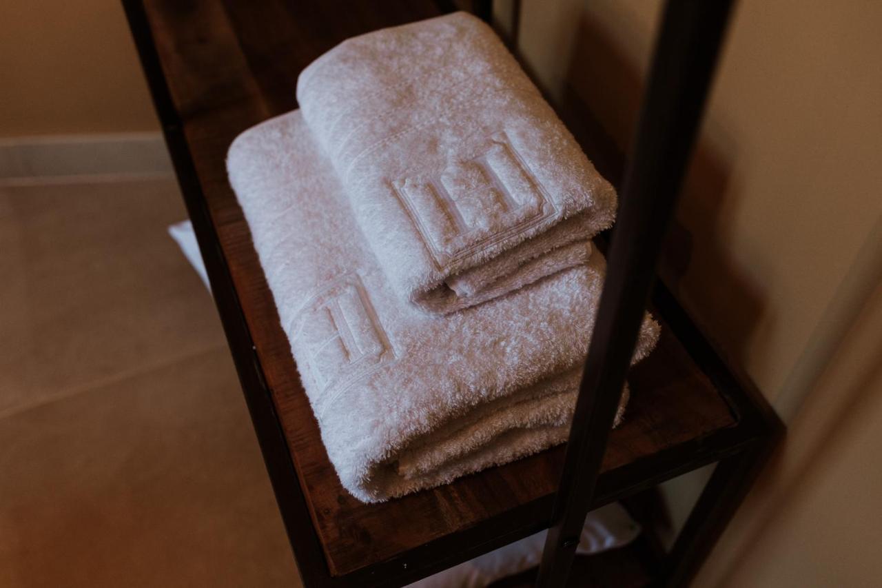 Apartamentos Boutique Heritage San Martin De Trevejo Luaran gambar