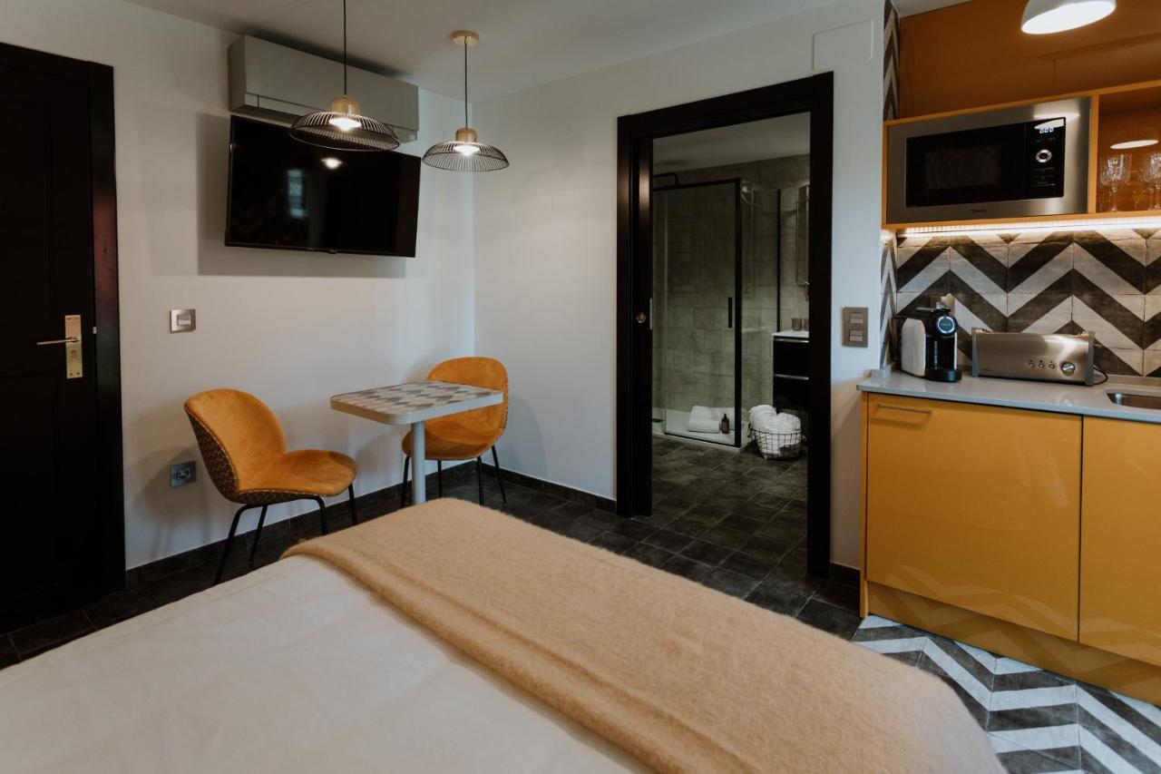 Apartamentos Boutique Heritage San Martin De Trevejo Luaran gambar